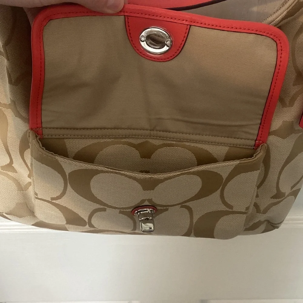 Coach Shoulder & crossbody Canvas Signature Logo purse